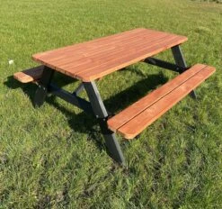 Goedkopepicknicktafels.nl | Zwart Bruine XL Picknicktafel Bruno | Tuintafel 6 Persoons | Bruin Zwart Gespoten Gedroogd Grenen Hout! -Tuinmeubilair Verkoopwinkel 1200x1127 1