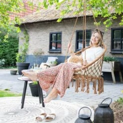 Vita5 Macramé Hangstoel - Voor Binnen En Buiten - Zonder Standaard - Incl. Kussen, Boekenvak En Beschermhoes - Tot 150kg - Bruin/Beige 21 Vita5 Macramé Hangstoel - Voor Binnen En Buiten - Zonder Standaard - Incl. Kussen, Boekenvak En Beschermhoes - Tot 150kg - Bruin/Beige -Tuinmeubilair Verkoopwinkel 1200x1200 119
