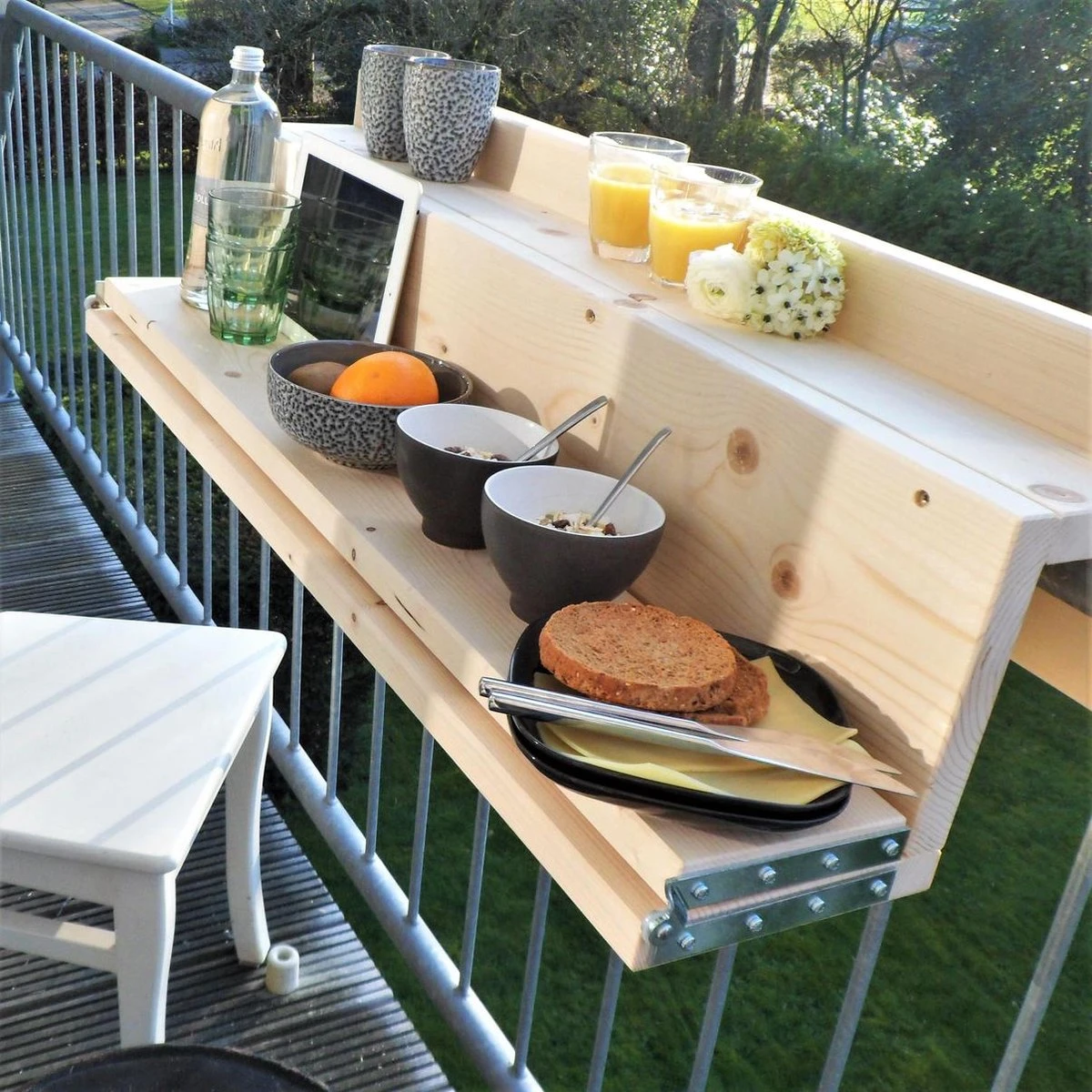 GoudmetHout Inklapbare Balkontafel - Balkonbar - Balkon Tafel - 99 Cm - Hout - Transparant Wash - Reling Smal 1 GoudmetHout Inklapbare Balkontafel - Balkonbar - Balkon Tafel - 99 Cm - Hout - Transparant Wash - Reling Smal