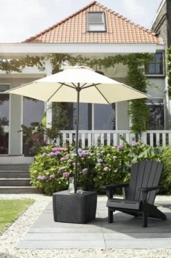 Keter Troy Adirondack Tuinstoel - 81x80x96,5cm - Grafiet -Tuinmeubilair Verkoopwinkel 795x1200