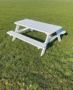 Goedkopepicknicktafels.nl | Witte XL Picknicktafel | Tuintafel 6 Persoons | Wit Gespoten Gedroogd Grenen Hout! -Tuinmeubilair Verkoopwinkel 980x1200